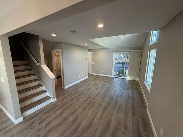 2BR/2BA Townhouse on S Fair Oaks Ave · Sunnyvale photo 4