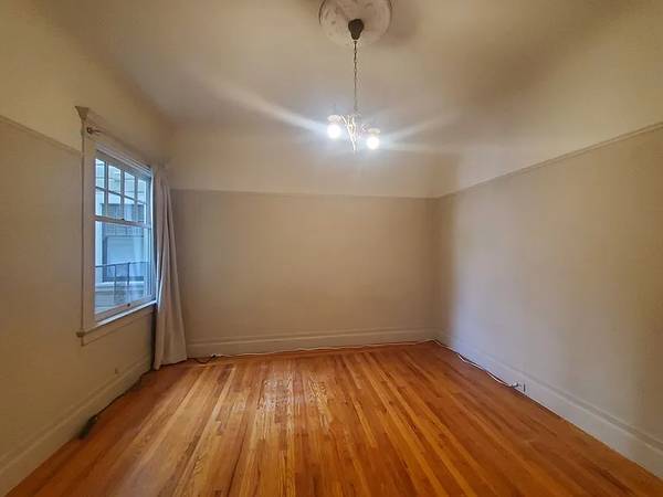3BR/2BA Flat on Masonic Ave · San Francisco photo 4
