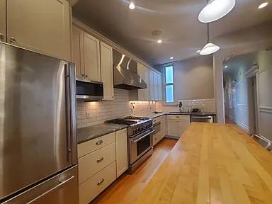 3BR/2BA Flat on Masonic Ave · San Francisco photo 5