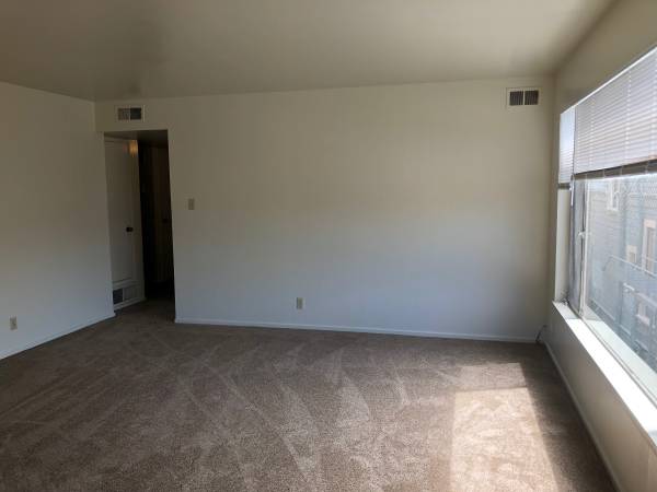 Apartments on Ellsworth Street · Berkeley photo 3