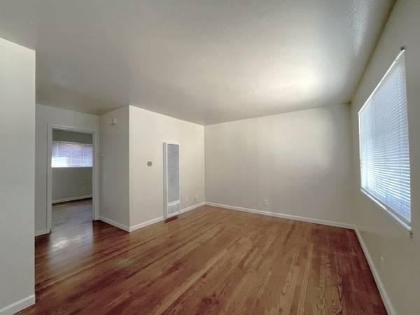 2BR/1BA Apartment on Parker Street · Berkeley photo 5