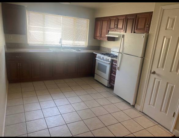 2BR/2BA Apartment on Monterey St · Gilroy photo 3