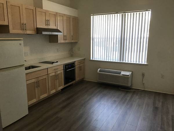 0BR/1BA Apartment on Columbia Avenue · San Jose photo 3