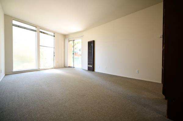 1BR/1BA Apartment on College Ave · Berkeley photo 4