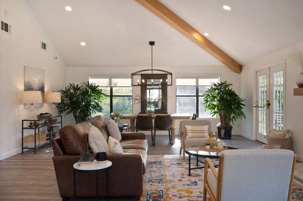 Apartments on Hilborn Rd · Fairfield photo 5