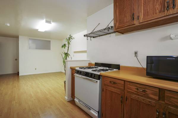 3BR/1BA Flat on Virginia St Unit 1/2 · Berkeley photo 5