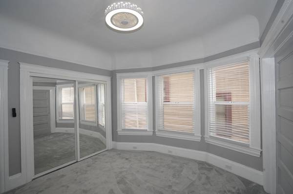 4BR/1BA Duplex on 4th Ave · Oakland photo 2
