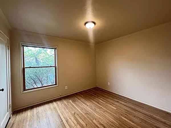 1BR/1BA Duplex on Kains Ave · Albany photo 3