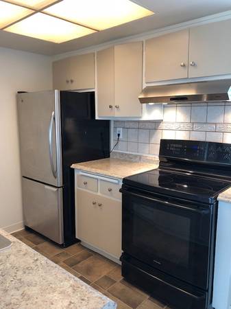 2BR/1BA Apartment on Quebec Avenue · San Leandro photo 3