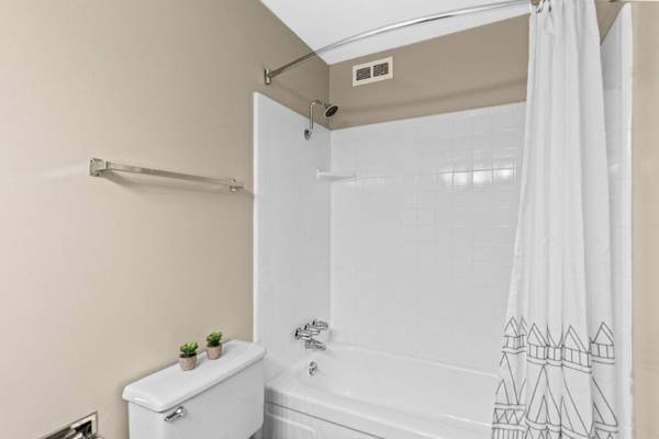 Maplewood Apartments photo 2