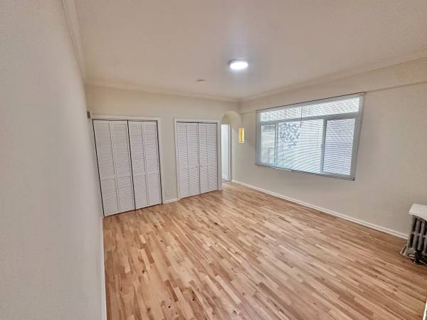 Alhambra Apartments photo 2