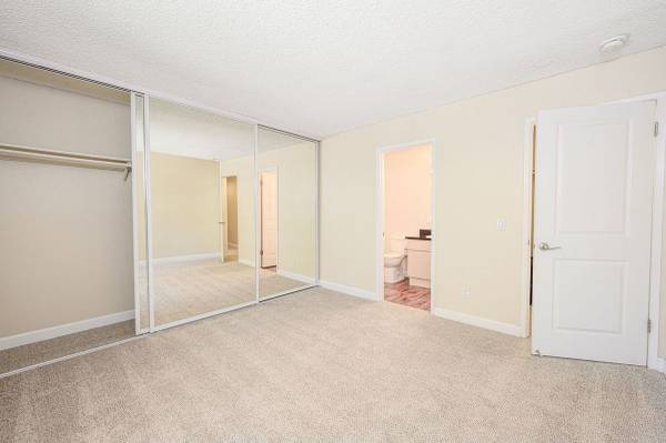 Apartments on Parkmoor Avenue · San Jose photo 2