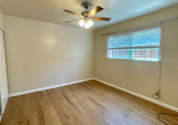 2BR/1BA Apartment on Bancroft Ave · Oakland photo 5