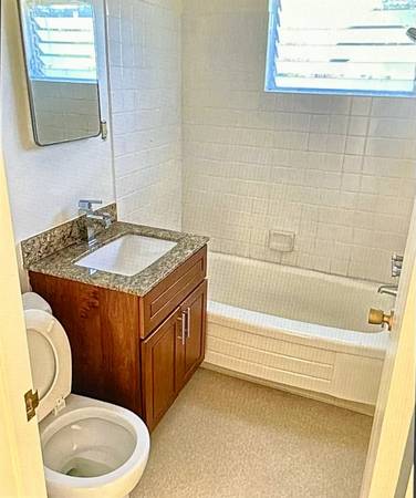 335 Alcatraz Avenue photo 2