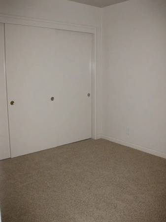 2BR/1BA Apartment on Henry St · Berkeley photo 5