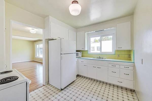 2BR/2BA Apartment on Lakeshore Ave · Oakland photo 3