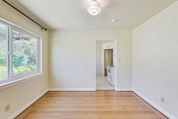2BR/2BA Apartment on Lakeshore Ave · Oakland photo 5