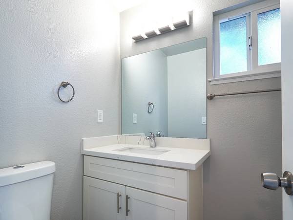 2BR/1BA Townhouse on Capitola Rd · Santa Cruz photo 2