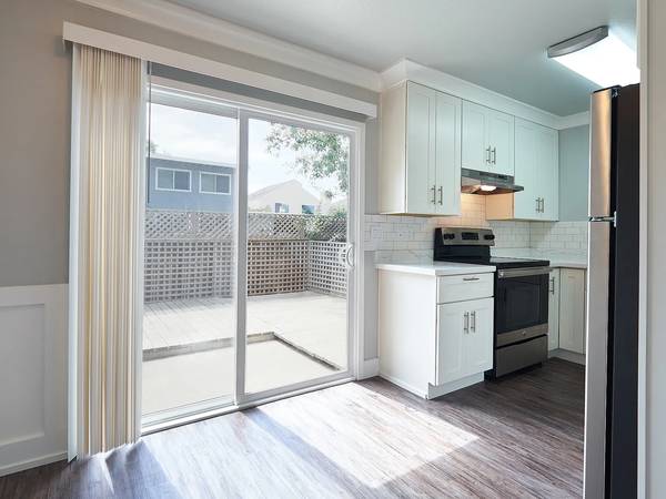 2BR/1BA Townhouse on Capitola Rd · Santa Cruz photo 3