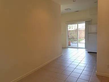 2BR/3BA Townhouse on High St · Palo Alto photo 5