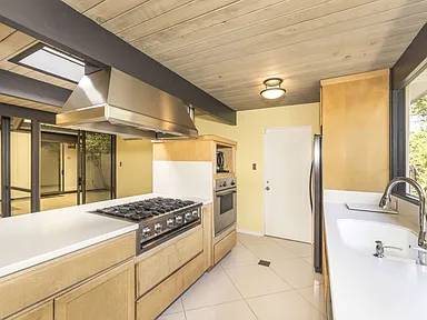 4BR/2BA Single Family House on Harker Ave · Palo Alto photo 4