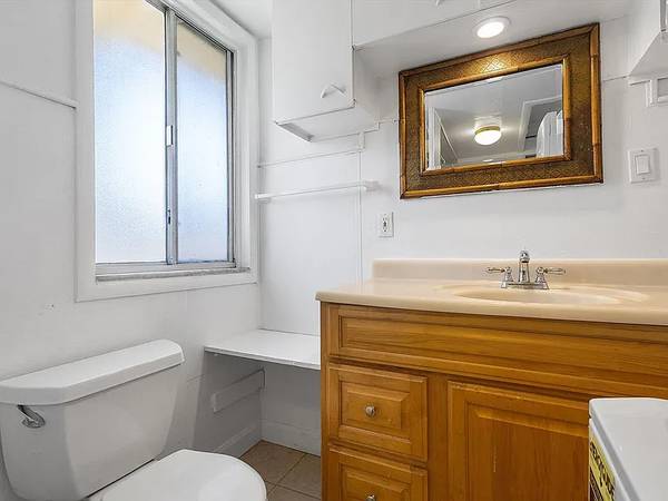 1BR/1BA Single Family House on Central Ave · Alameda photo 3