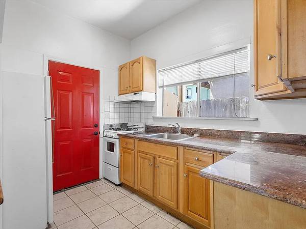 1BR/1BA Single Family House on Central Ave · Alameda photo 4