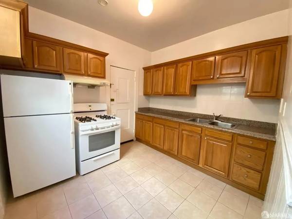 2BR/1BA Apartment on Clay St · San Francisco photo 4