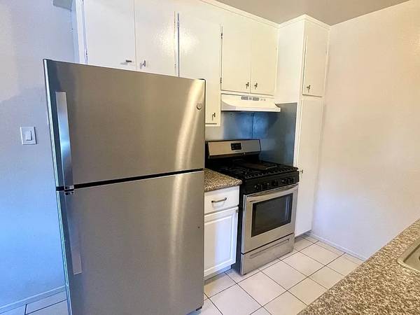 2BR/1BA Other on Bancroft Ave · Oakland photo 3