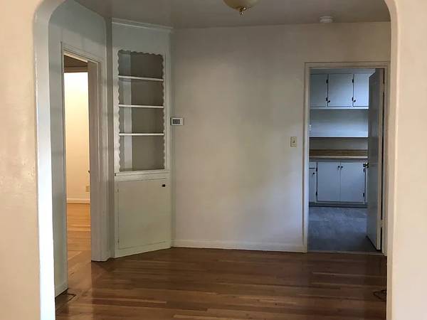 Greendale Apartments - Fully Renovated photo 4