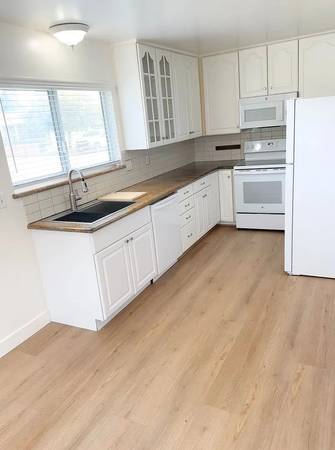 2BR/2BA Apartment on Knox St · Hayward photo 5