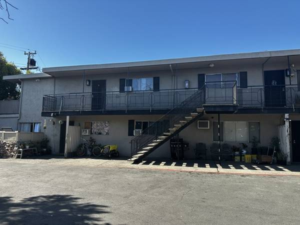 2BR/1BA Apartment on Diana Ct · Concord photo 3