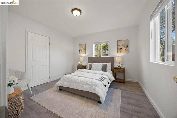 1261 61st St, Emeryville (Duplex) photo 4