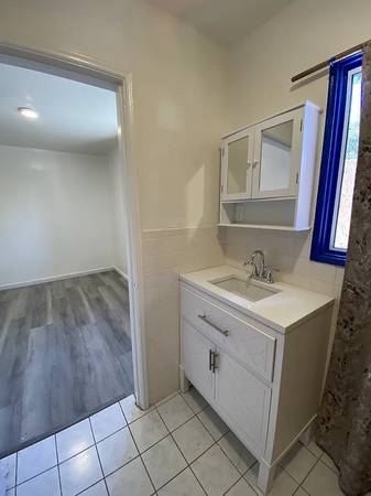 2BR/2BA Apartment on University Ave · Berkeley photo 5
