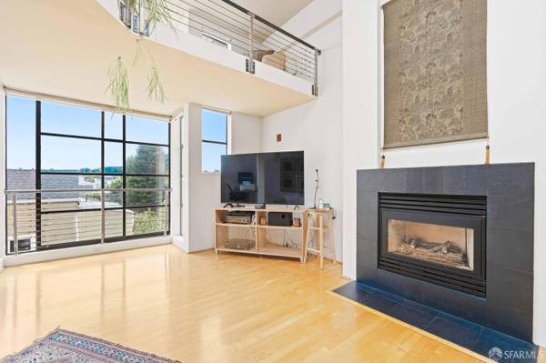 Sun Drenched Mission Loft! Top Floor/penthouse Unit! 1bd/2ba! 1,202 Sqft! Parking! Laundry! Storage! 2 Private Decks! Progressive photo 3