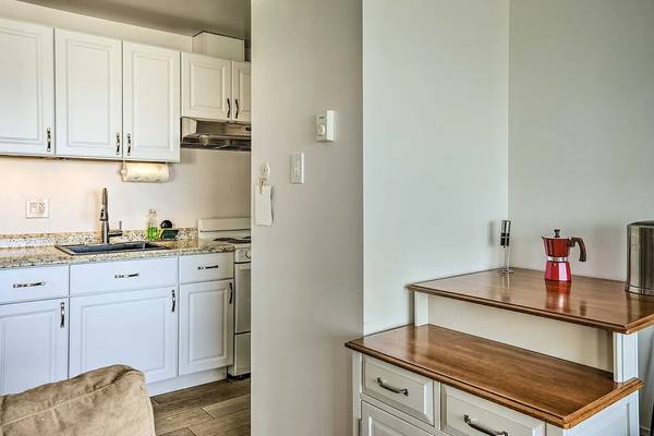 4 Anchor Dr Emeryville, CA 94608 photo 2