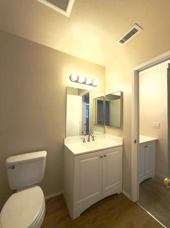 2BR/1BA Duplex on Merritt Dr · Novato photo 4
