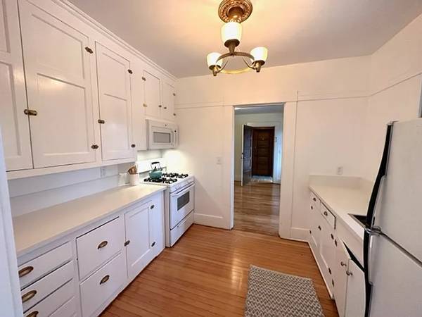 Comfortable Condo Living In Hayward?s Mission-garin Neighborhood photo 3