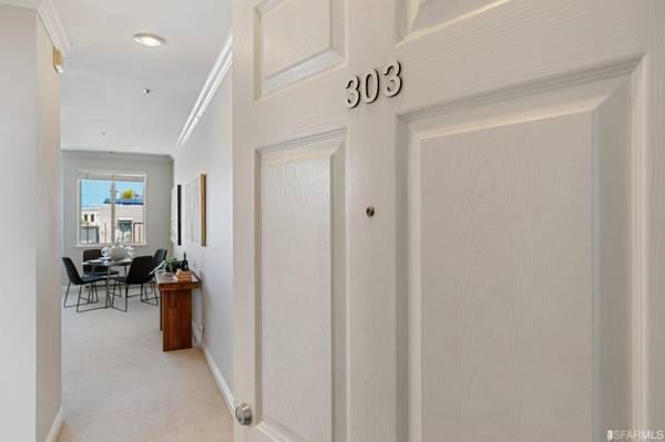 1BR/1BA Apartment on Cervantes Blvd · San Francisco photo 5