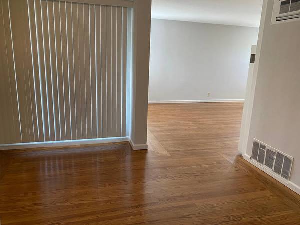 1BR/1BA Apartment on Bancroft Ave · Oakland photo 5