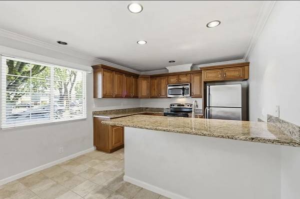 Beautiful 4BR/2BA Home in Outstanding West San Jose Location photo 3