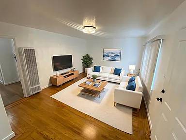 3BR/1BA Single Family House on Locust St · Hayward photo 3