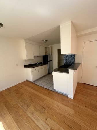 Apartments on Cedar St · Berkeley photo 4