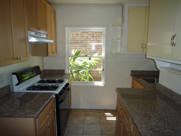 3BR/1BA Duplex · Berkeley photo 4