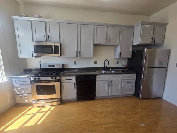Apartments on Telegraph Ave · Berkeley photo 5