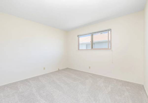 2BR/1BA Apartment on Buena Vista Ave · Alameda photo 4