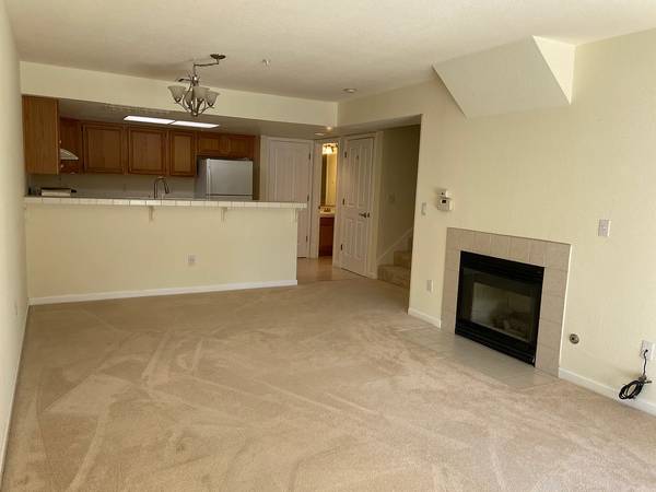 Spacious Remodeled Condo in desireable Community photo 3
