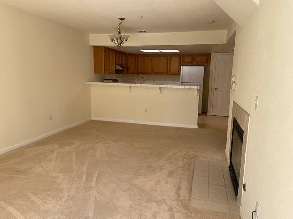 Spacious Remodeled Condo in desireable Community photo 5