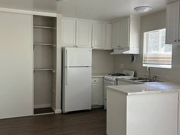 2BR/1BA Apartment on Lincoln Ave · San Rafael photo 4