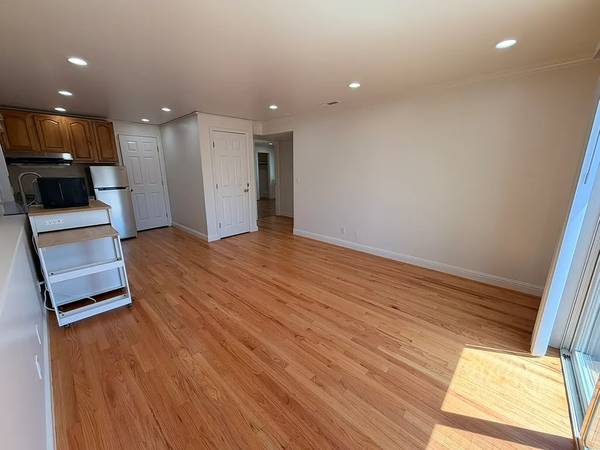 2BR/1BA Single Family House on Scott St · San Francisco photo 3